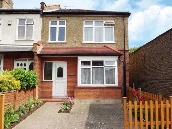 3 Bedroom End of Ter...